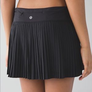 Lululemon Pleat to Street skirt. Like new. Sz 6